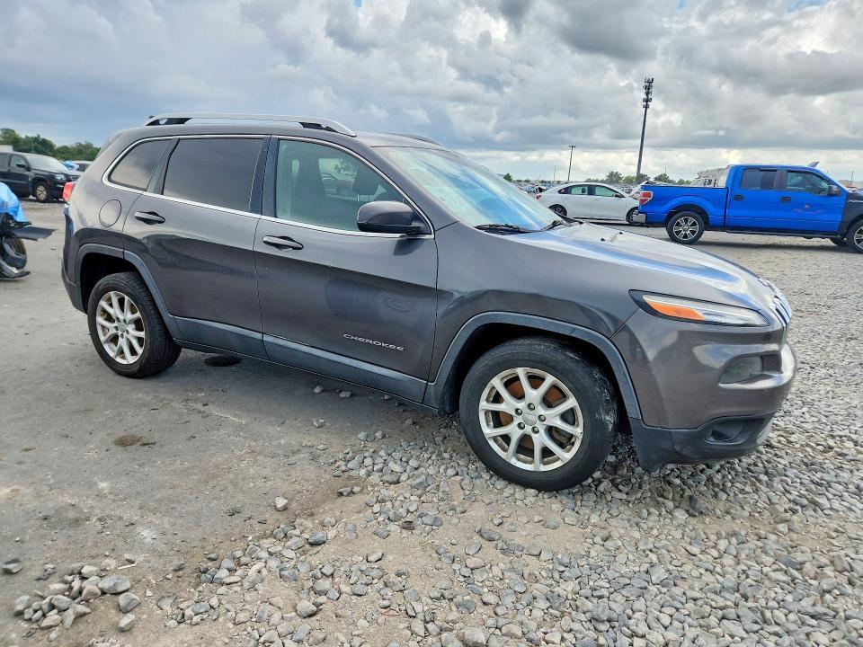 2015 JEEP CHEROKEE LATITUDE — Фото 4 из 13