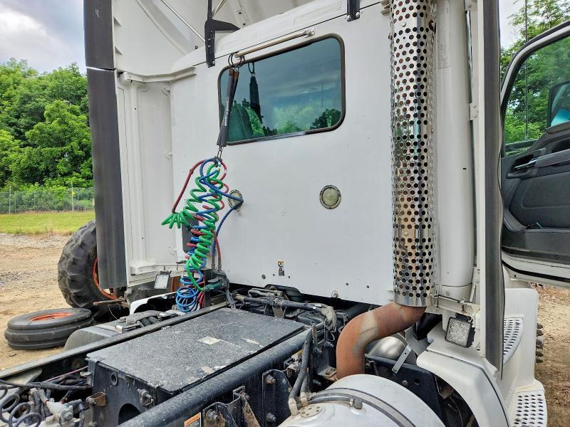 2015 KENWORTH CONSTRUCTION T680 — Фото 5 из 10