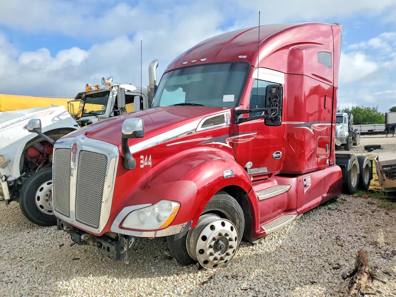 2019 KENWORTH T680 SEMI TRUCK — Фото 2 из 10
