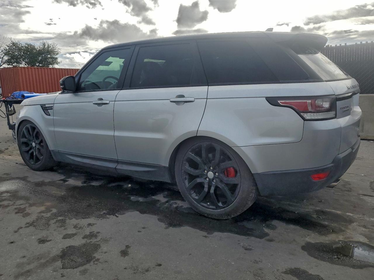 2015 LAND ROVER RANGE ROVER SPORT V8 SUPERCHARGED — Фото 2 из 14