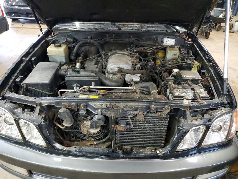 2002 LEXUS LX 470 — Фото 12 из 13