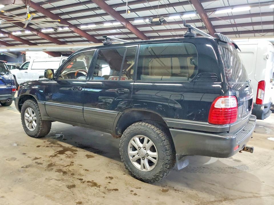 2002 LEXUS LX 470 — Фото 2 из 13