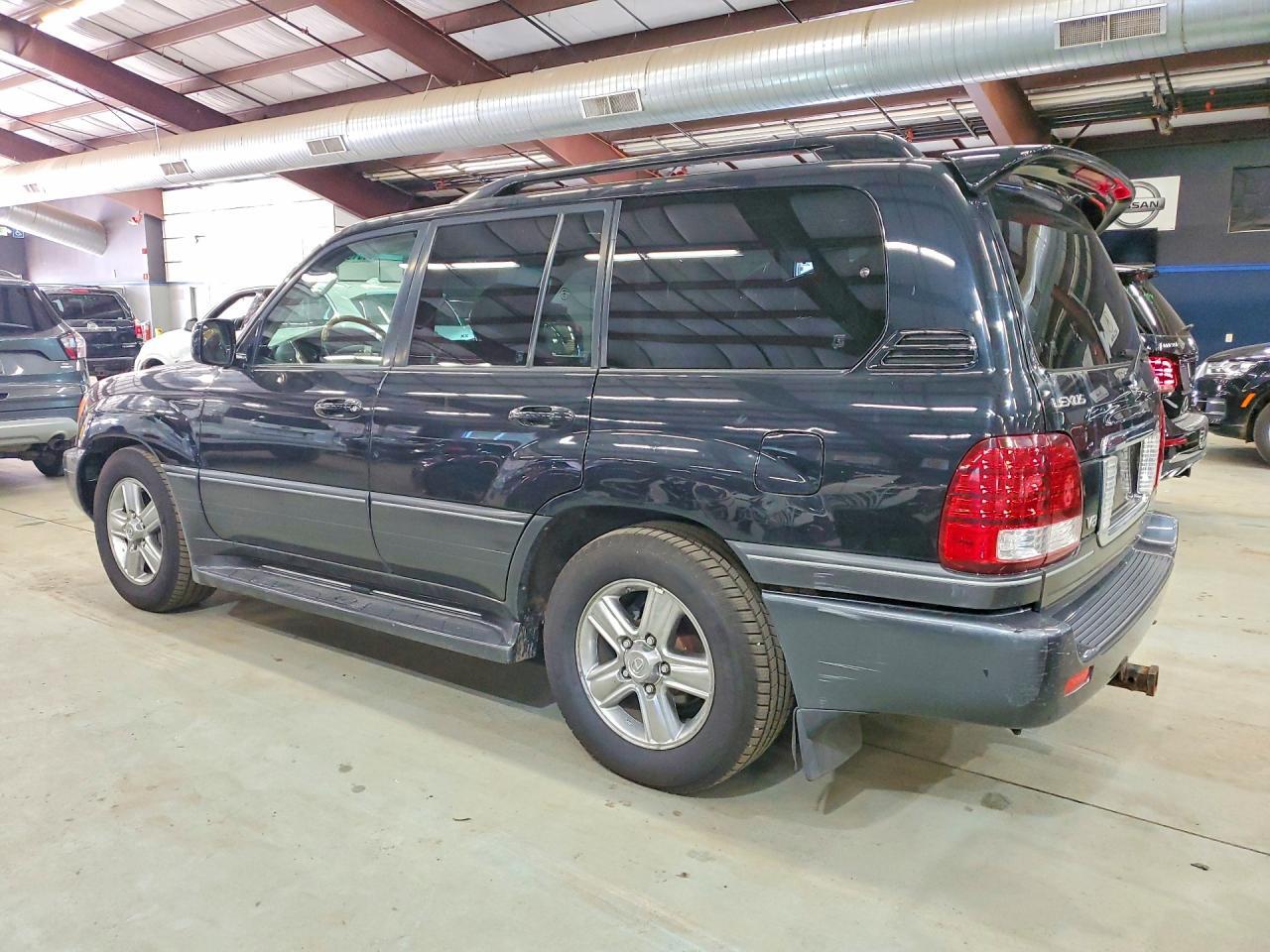 JTJHT00W764015009 2006 LEXUS LX photo no. 2