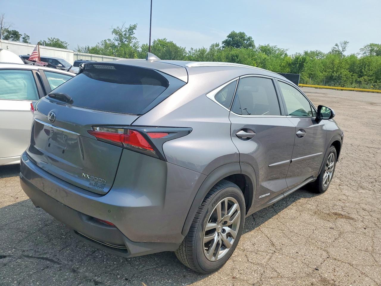 2015 LEXUS NX 300H — Фото 3 из 12