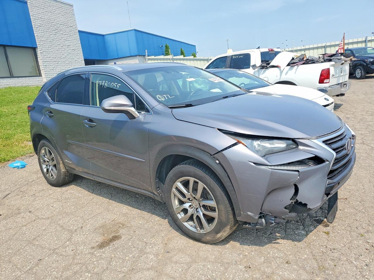 2015 LEXUS NX 300H — Фото 4 из 12