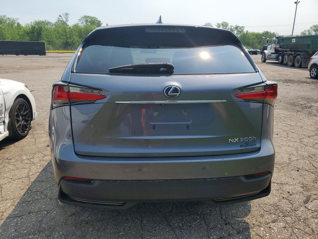 2015 LEXUS NX 300H — Фото 6 из 12