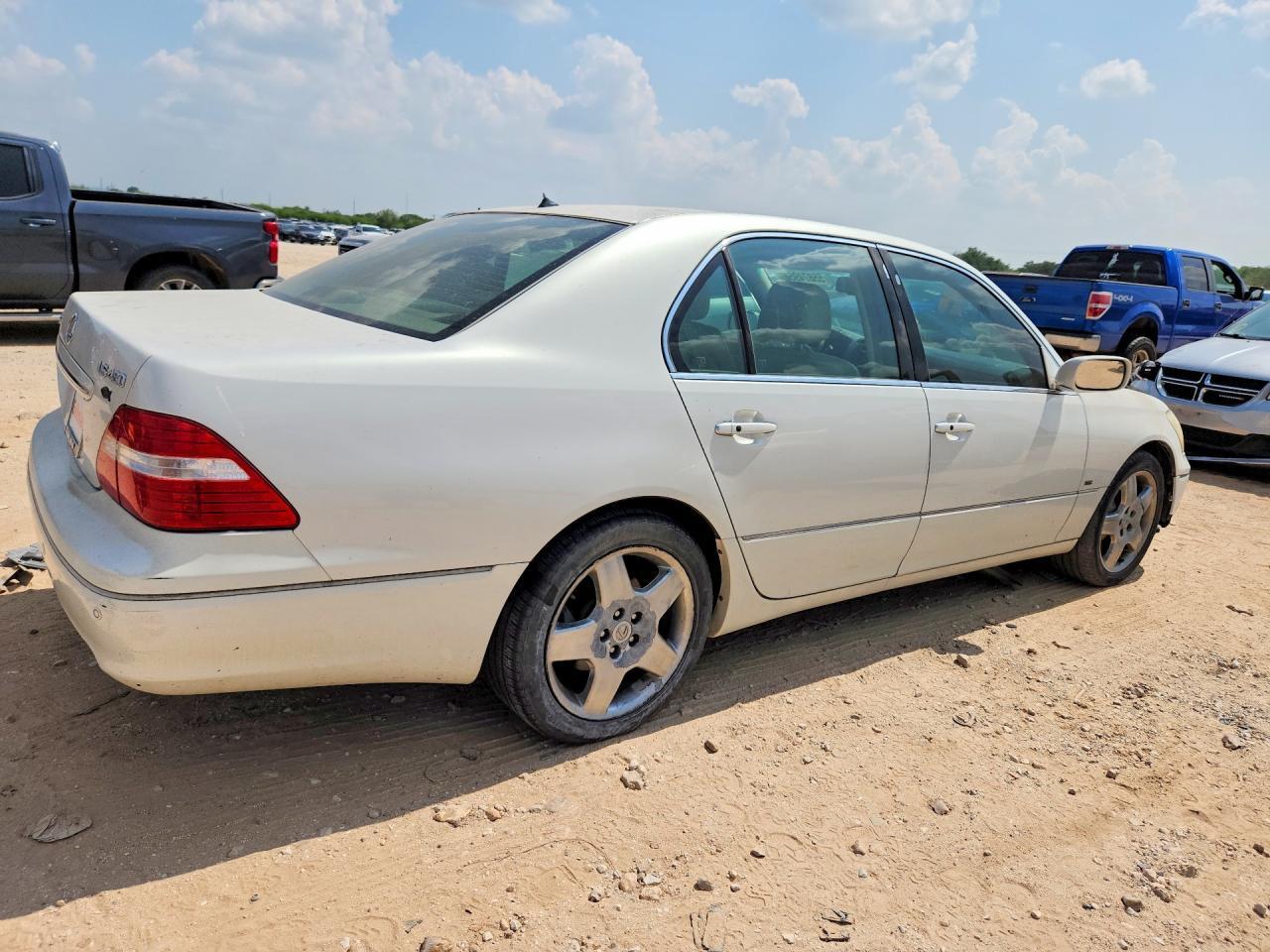 2004 LEXUS LS 430 — Фото 3 из 12