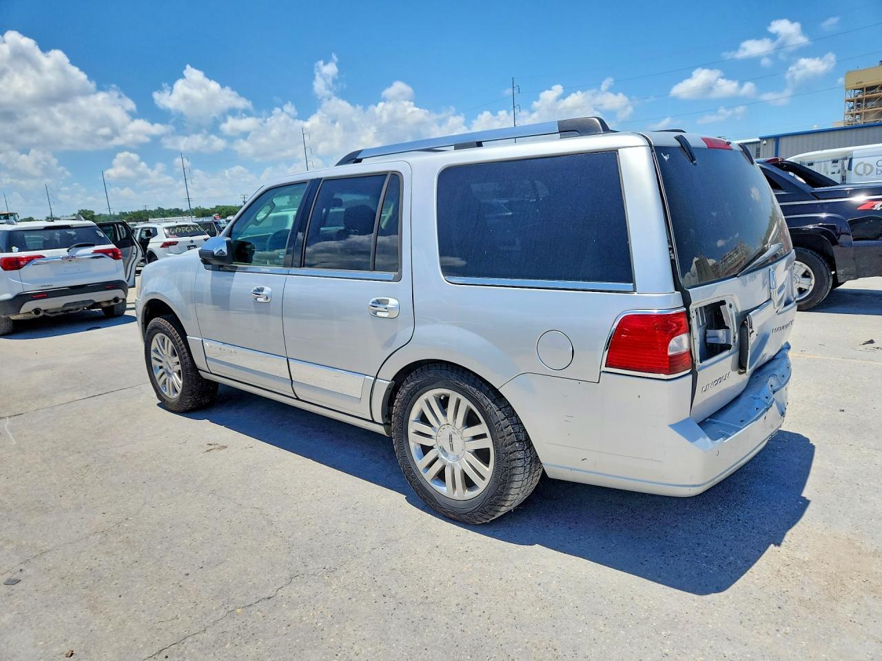 2013 LINCOLN NAVIGATOR — Фото 2 из 13
