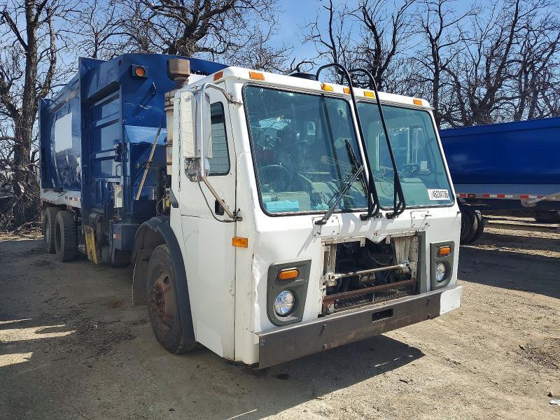 2010 MACK LEU613 1M2AU02C4AM003408