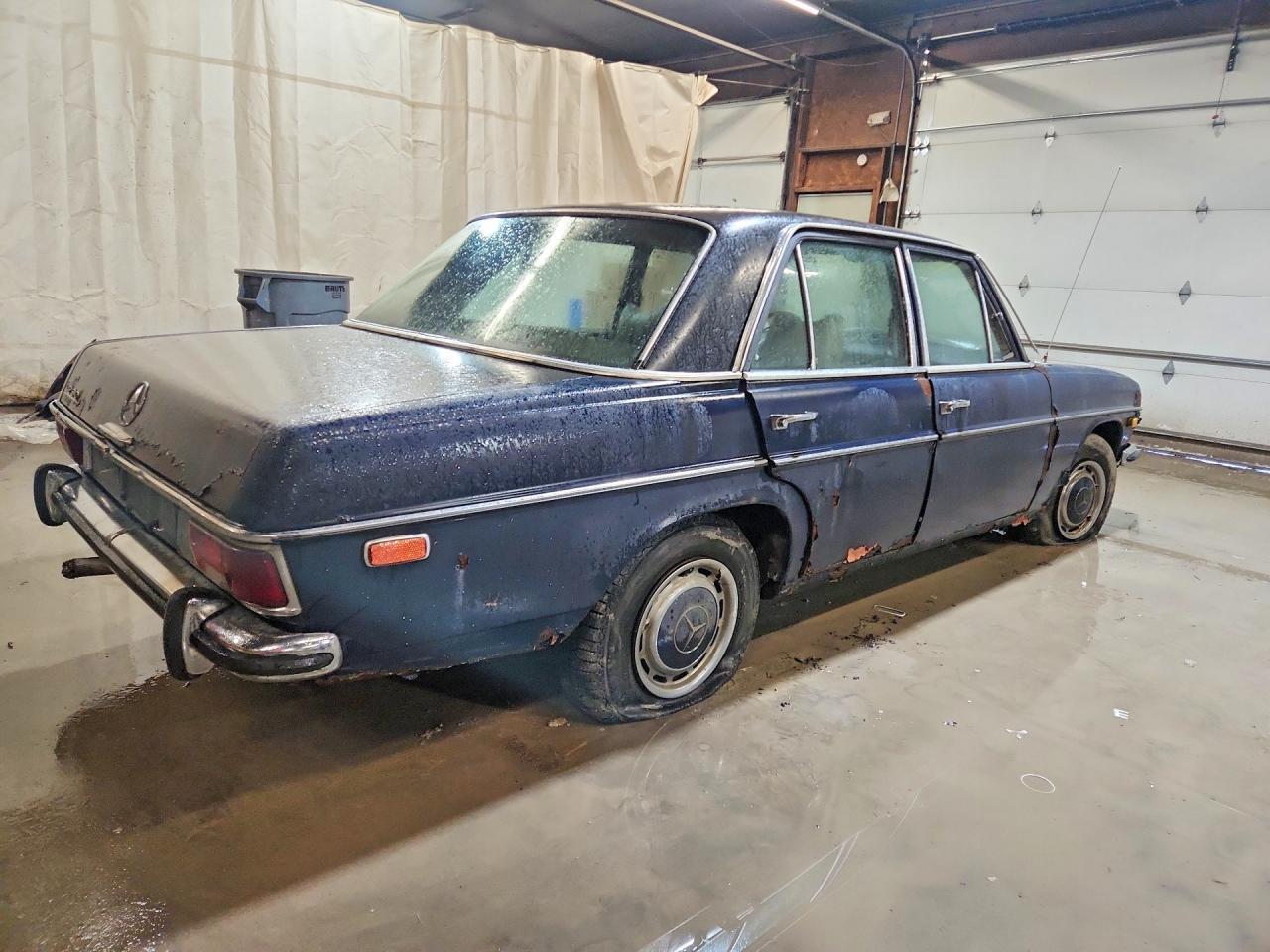 1971 MERCEDES-BENZ 230 — Фото 3 из 12