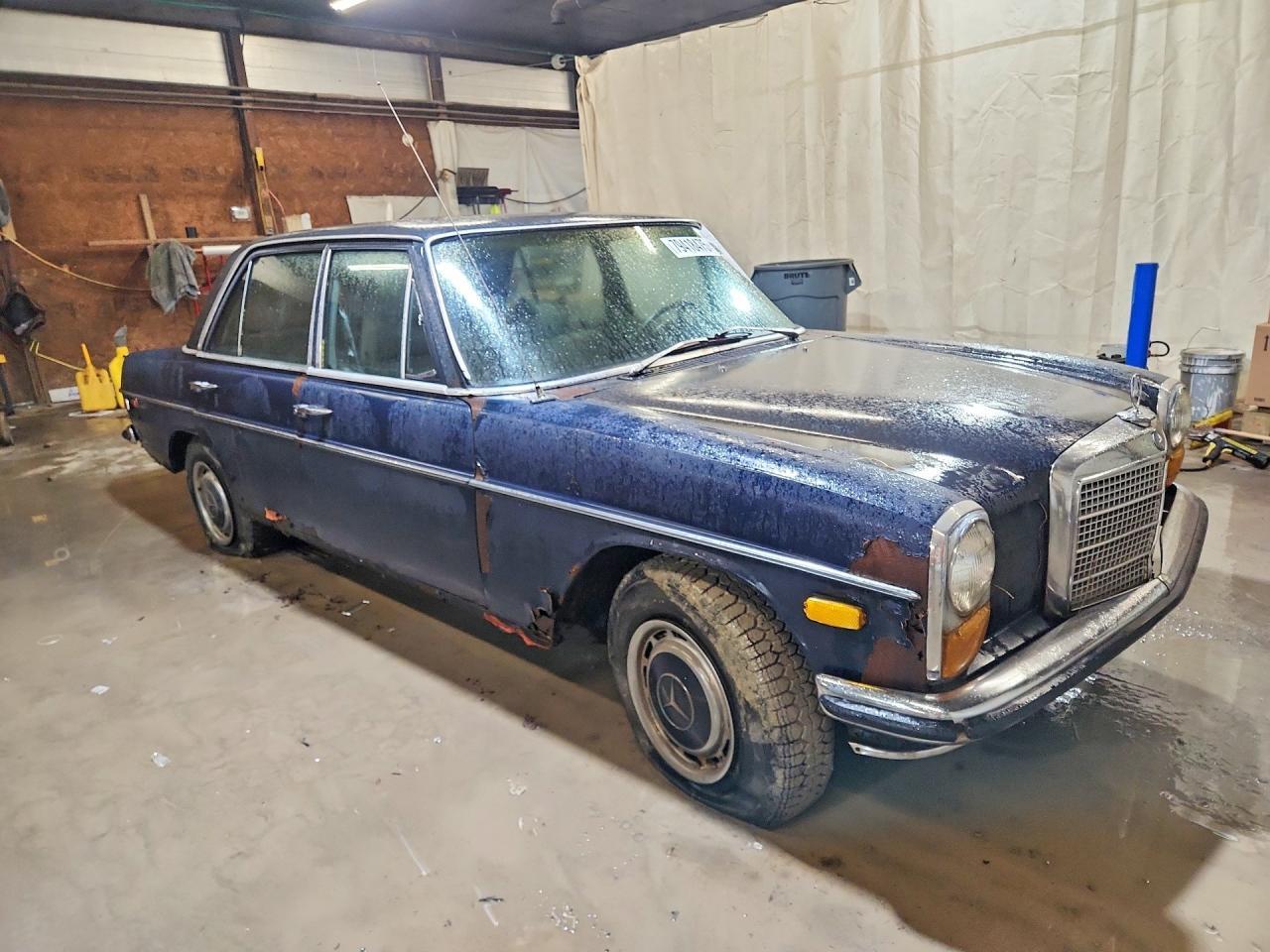 1971 MERCEDES-BENZ 230 — Фото 4 из 12