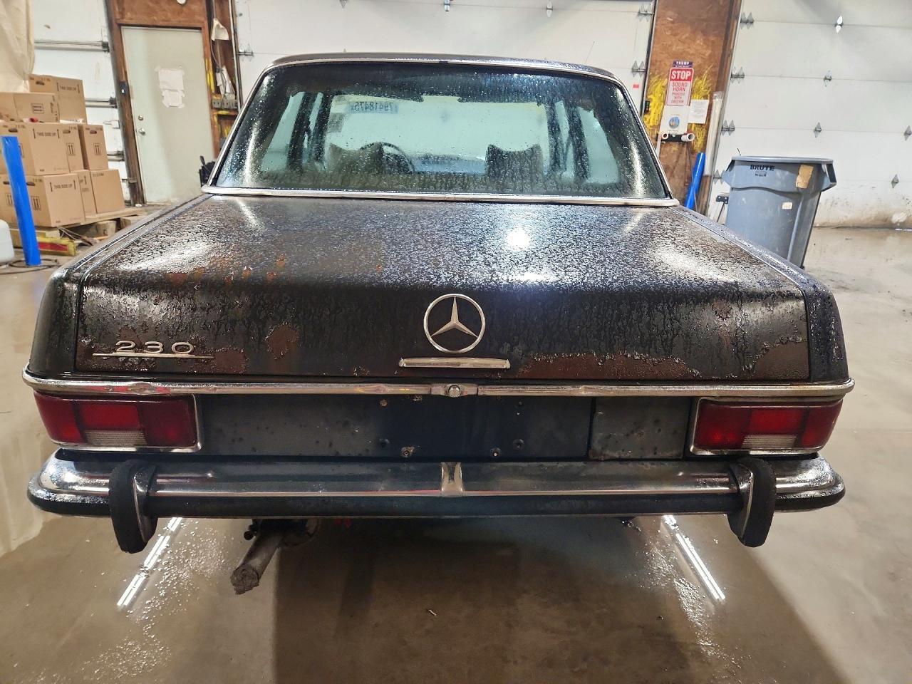 1971 MERCEDES-BENZ 230 — Фото 6 из 12