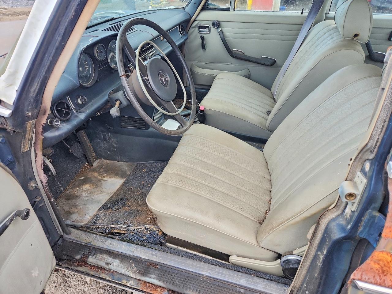 1971 MERCEDES-BENZ 230 — Фото 7 из 12