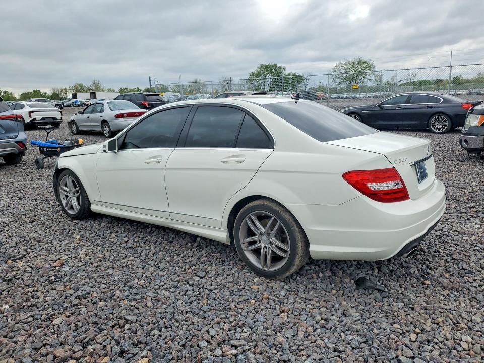 2012 MERCEDES-BENZ C 300 4MATIC — Фото 2 из 12