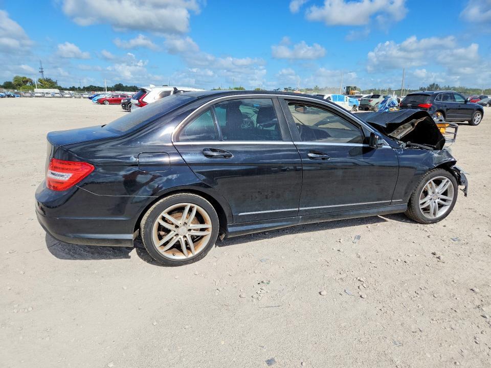 2014 MERCEDES-BENZ C 250 — Фото 3 из 13