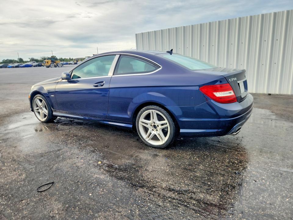 2012 MERCEDES-BENZ C 250 — Фото 2 из 13