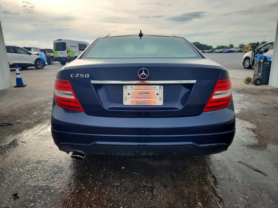 2012 MERCEDES-BENZ C 250 — Фото 6 из 13