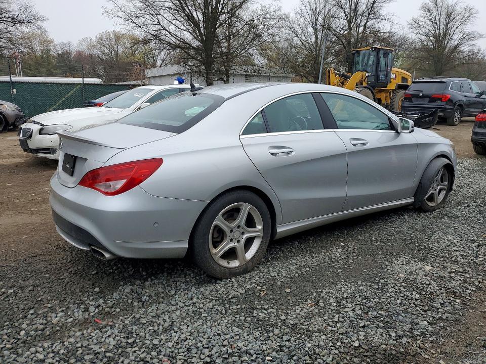 2014 MERCEDES-BENZ CLA 250 — Фото 3 из 12