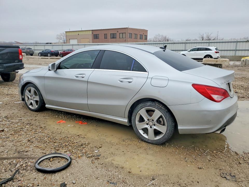 2015 MERCEDES-BENZ CLA 250 — Фото 2 из 12