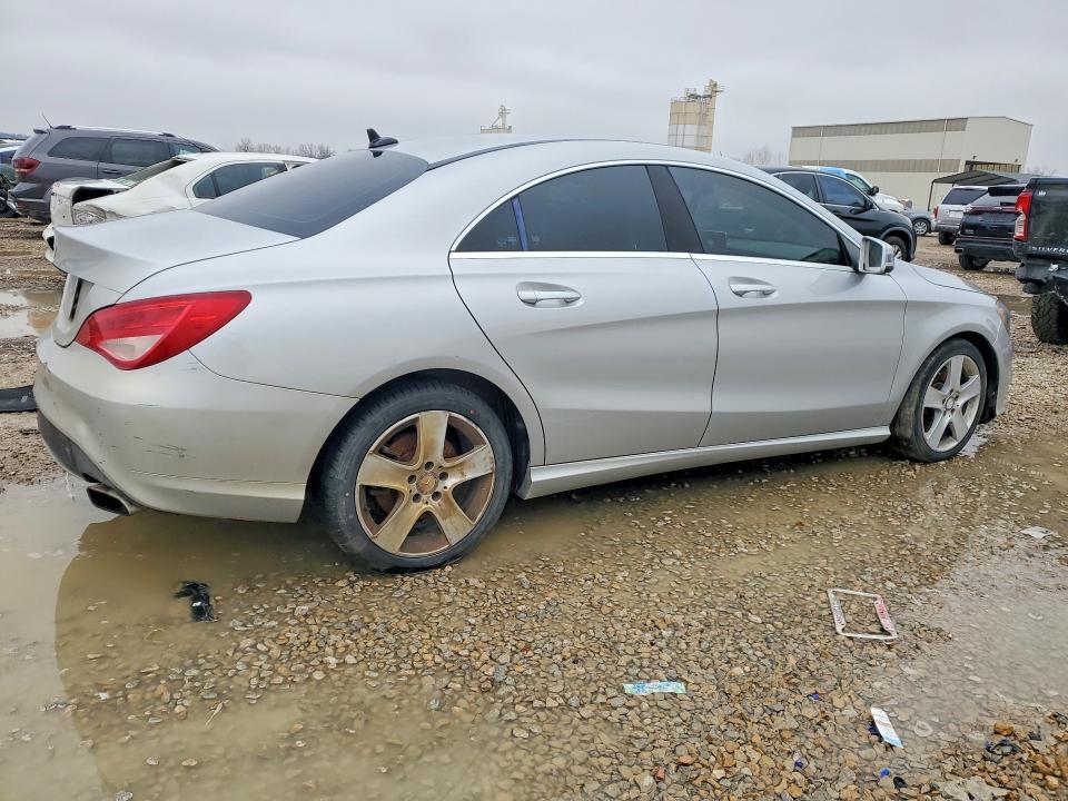 2015 MERCEDES-BENZ CLA 250 — Фото 3 из 12