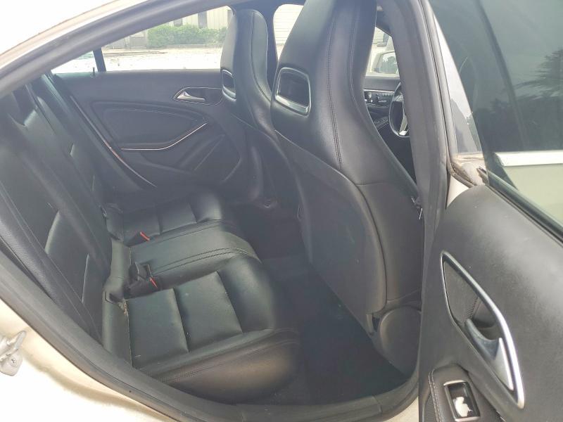 2014 MERCEDES-BENZ CLA 250 — Фото 10 из 12