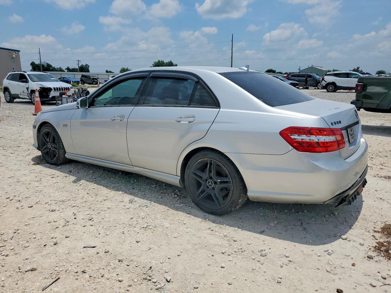 2012 MERCEDES-BENZ E 550 4MATIC — Фото 2 из 12