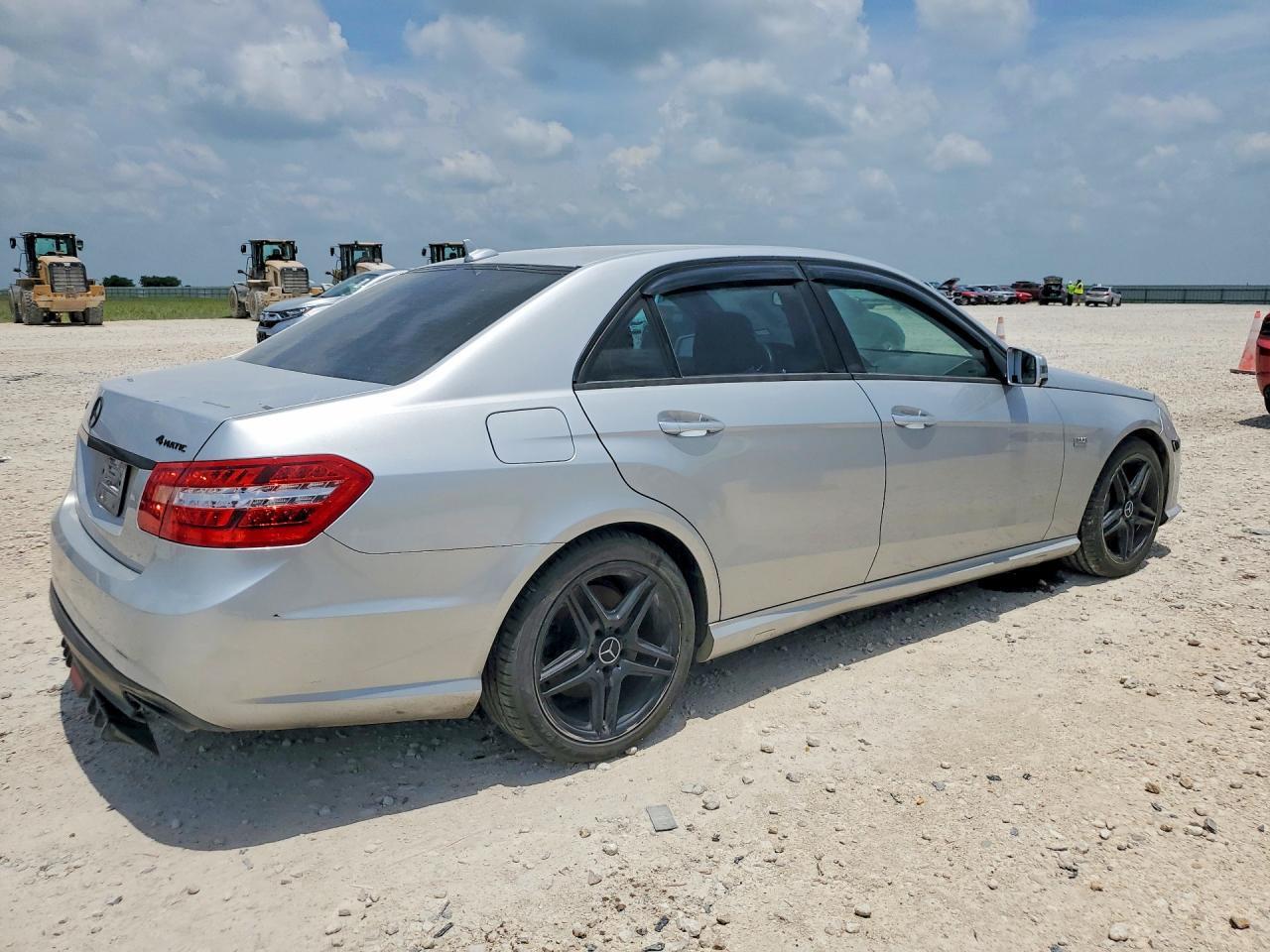 2012 MERCEDES-BENZ E 550 4MATIC — Фото 3 из 12