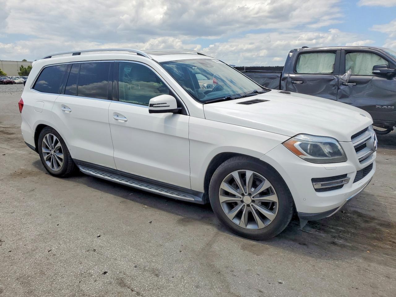 2014 MERCEDES-BENZ GL 450 4MATIC — Фото 4 из 13