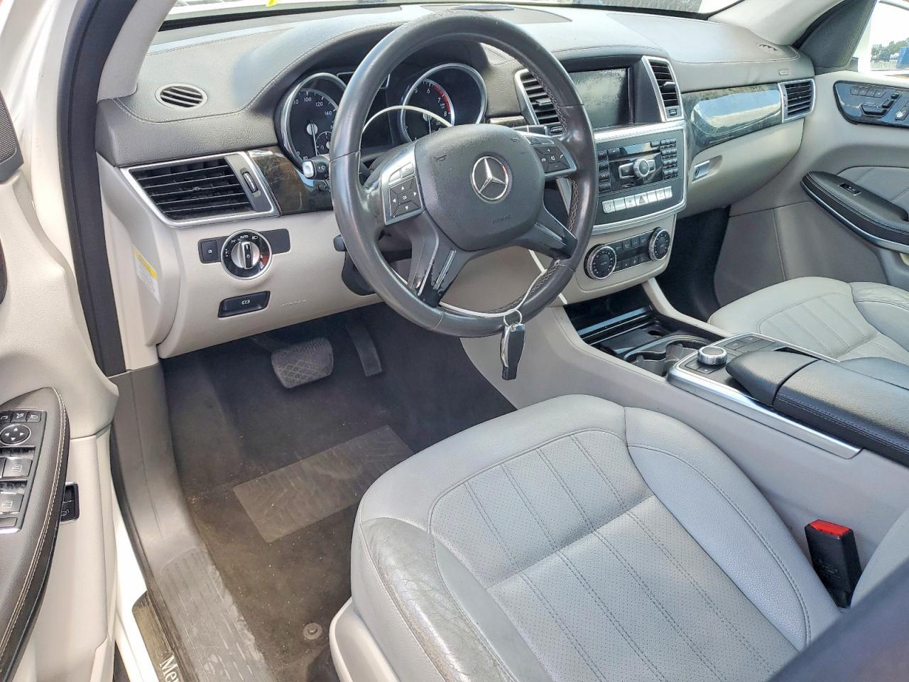 2014 MERCEDES-BENZ GL 450 4MATIC — Фото 8 из 13
