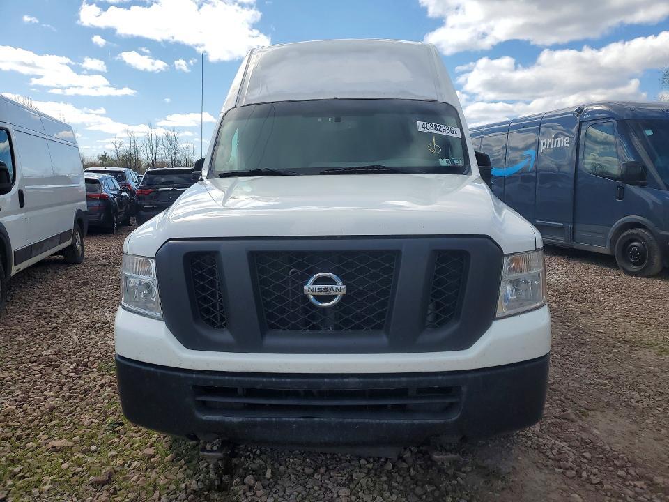 2015 NISSAN NV 3500 HD S — Фото 5 из 13