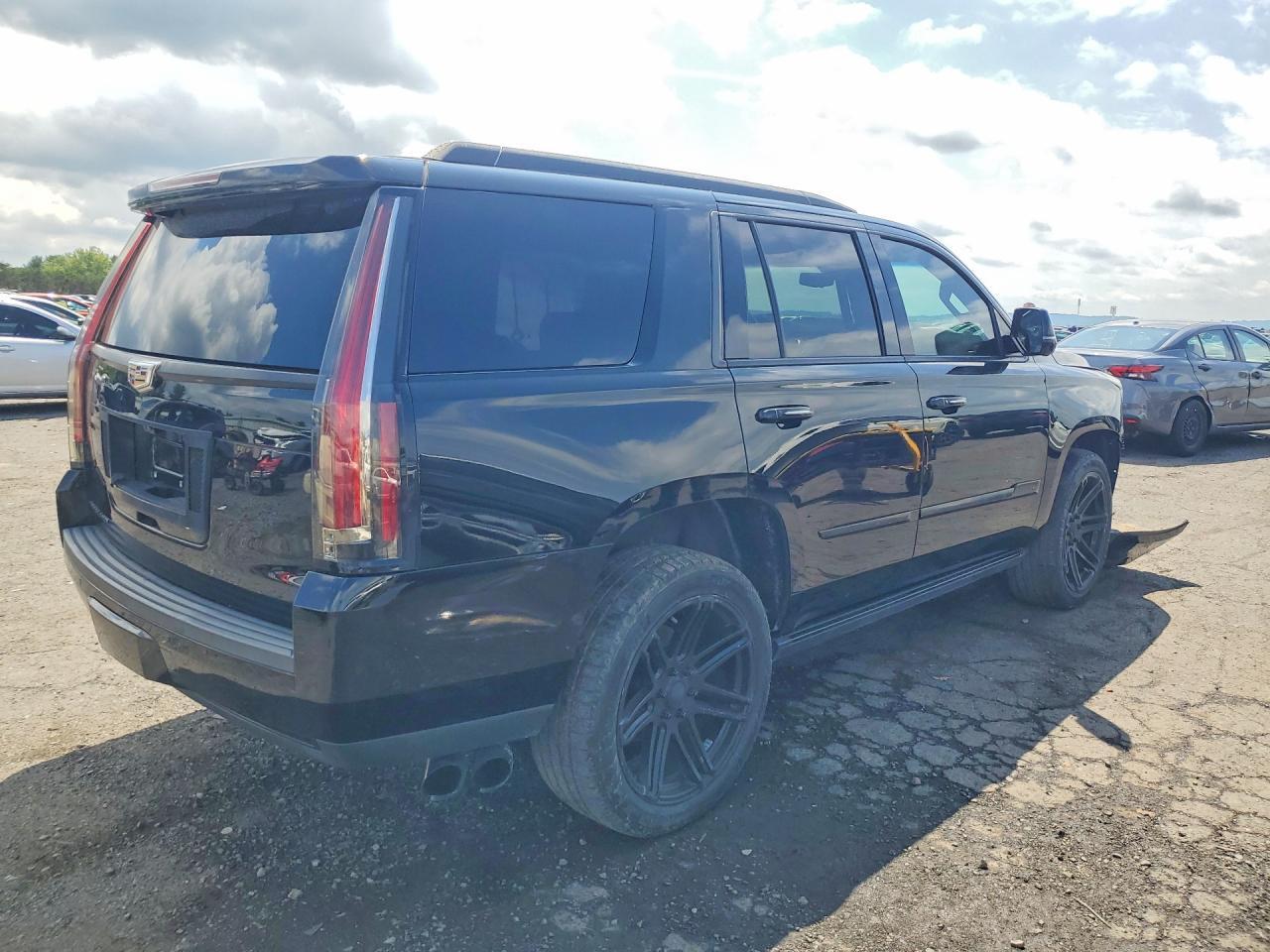 2020 CADILLAC ESCALADE PLATINUM — Фото 3 из 13