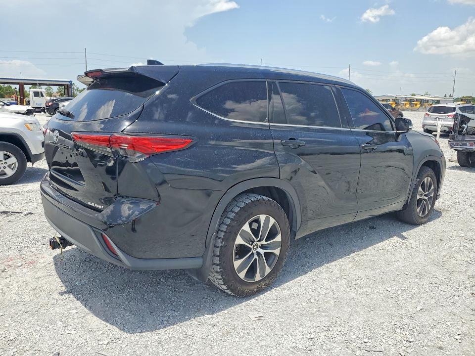 2021 TOYOTA HIGHLANDER XLE — Фото 3 из 13