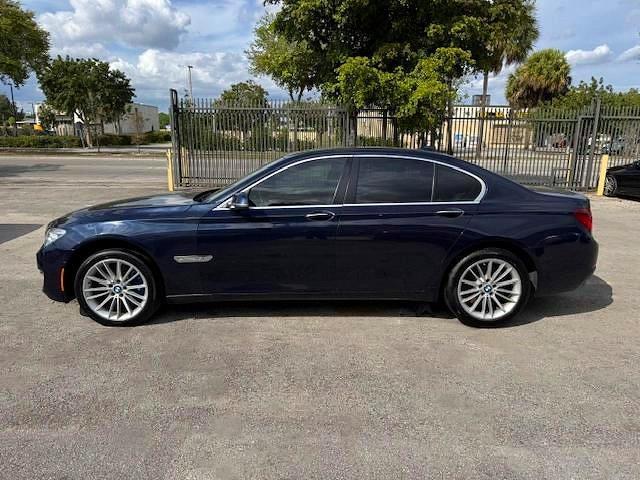 2015 BMW 750 XI — Фото 12 из 15