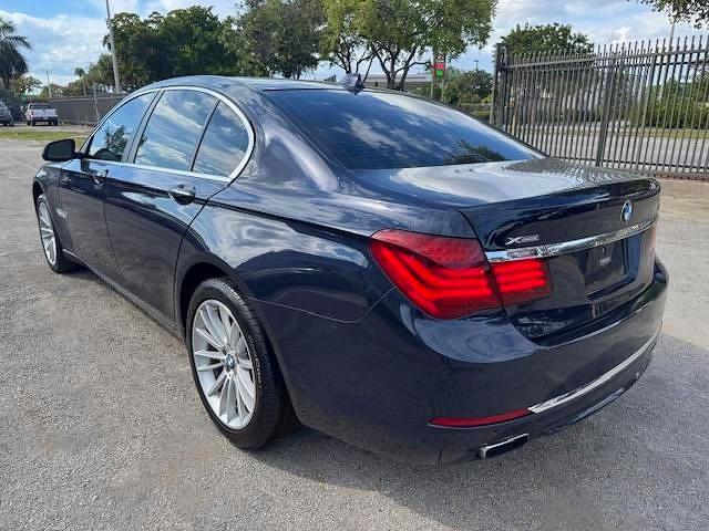 2015 BMW 750 XI — Фото 2 из 15