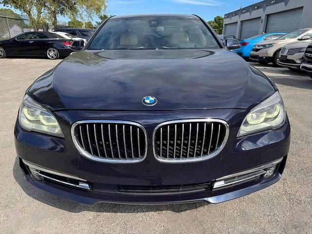 2015 BMW 750 XI — Фото 5 из 15