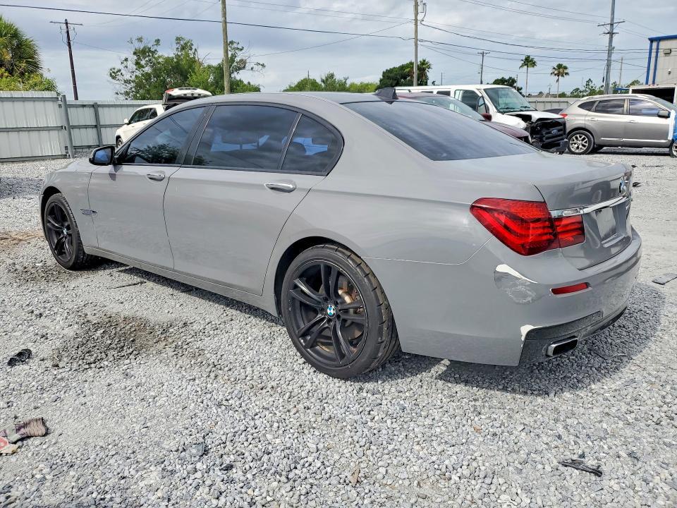 2015 BMW 740 LI — Фото 2 из 12
