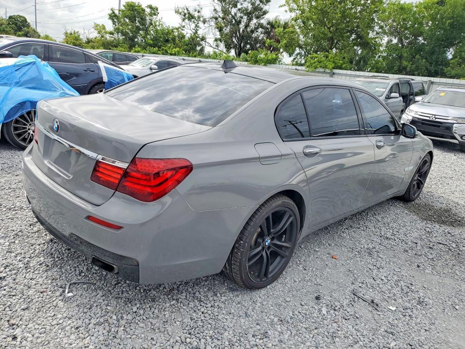 2015 BMW 740 LI — Фото 3 из 12