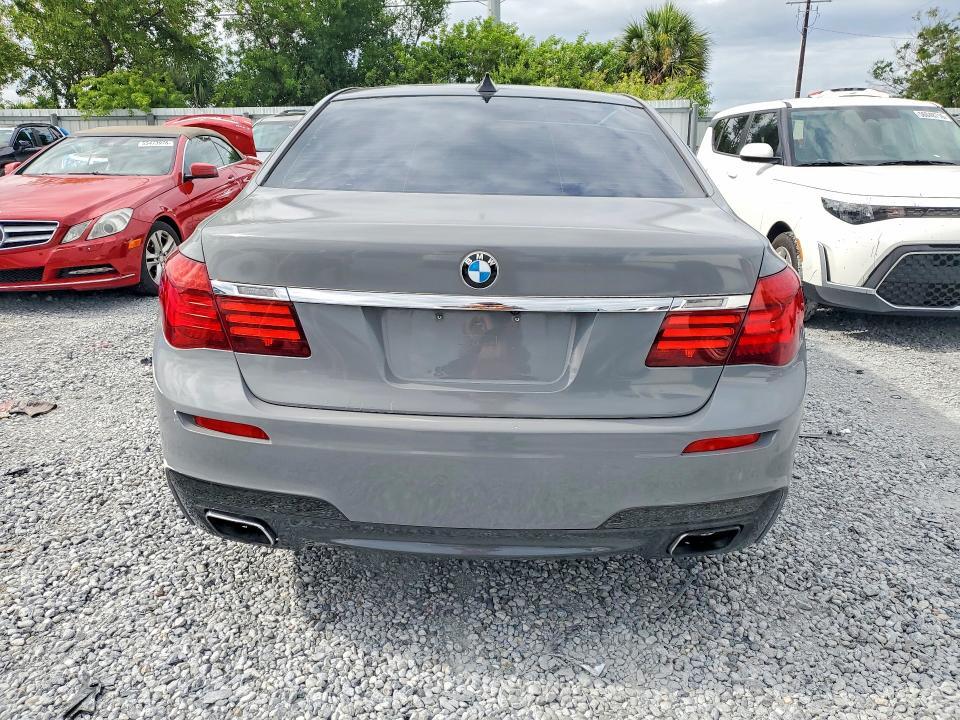 2015 BMW 740 LI — Фото 6 из 12