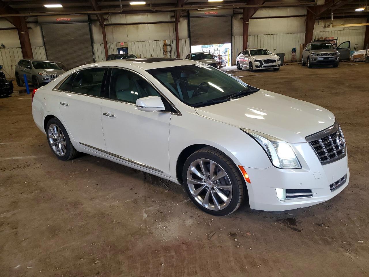 2013 CADILLAC XTS LUXURY COLLECTION — Фото 4 из 12