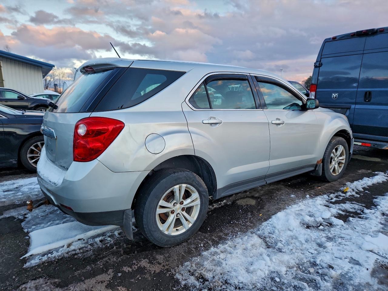 2015 CHEVROLET EQUINOX LS — Фото 3 из 13