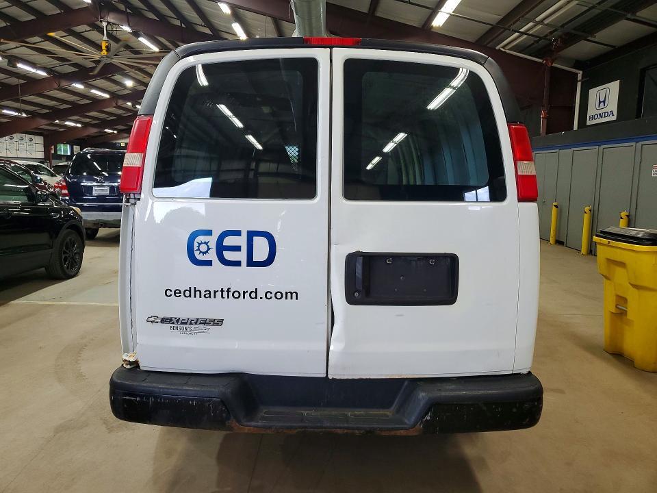 2012 CHEVROLET EXPRESS G2500 — Фото 6 из 13