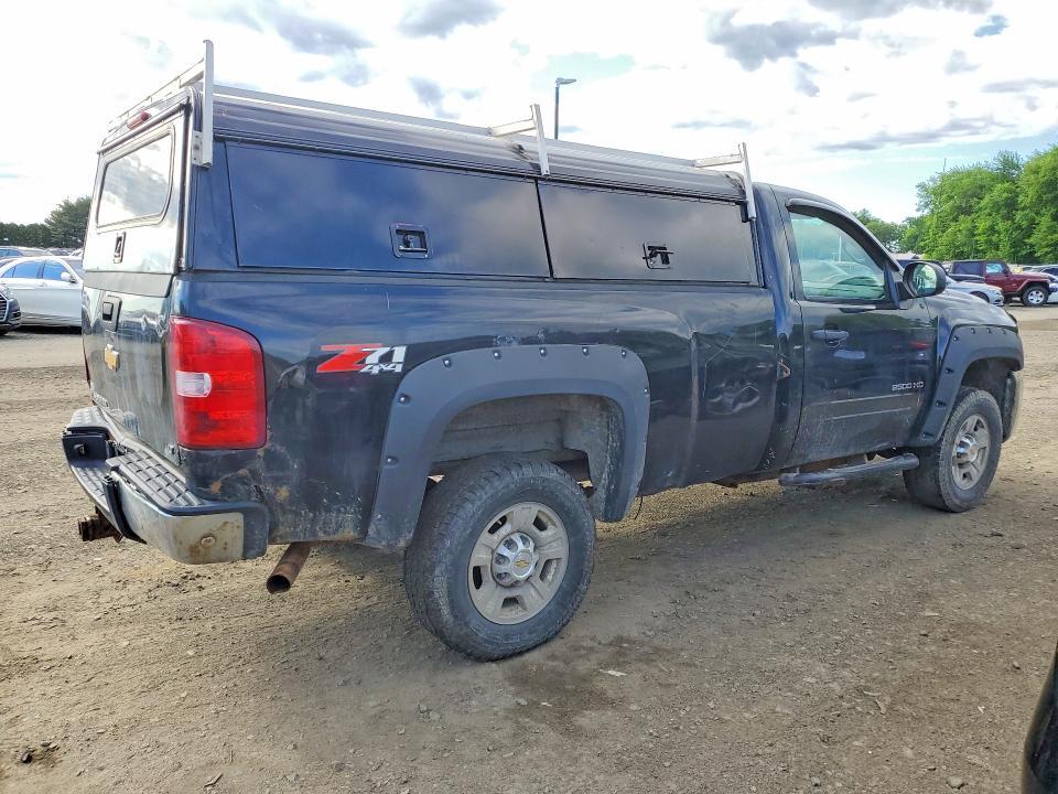 2010 CHEVROLET SILVERADO K2500 HEAVY DUTY LT — Фото 3 из 13