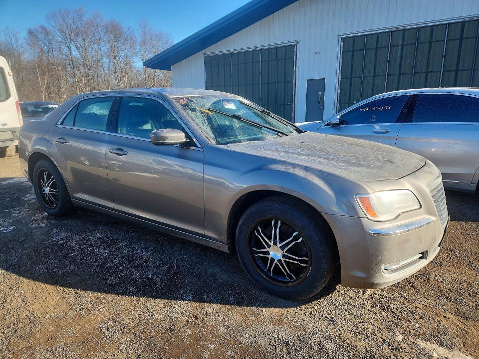 2014 CHRYSLER 300 — Фото 4 из 12