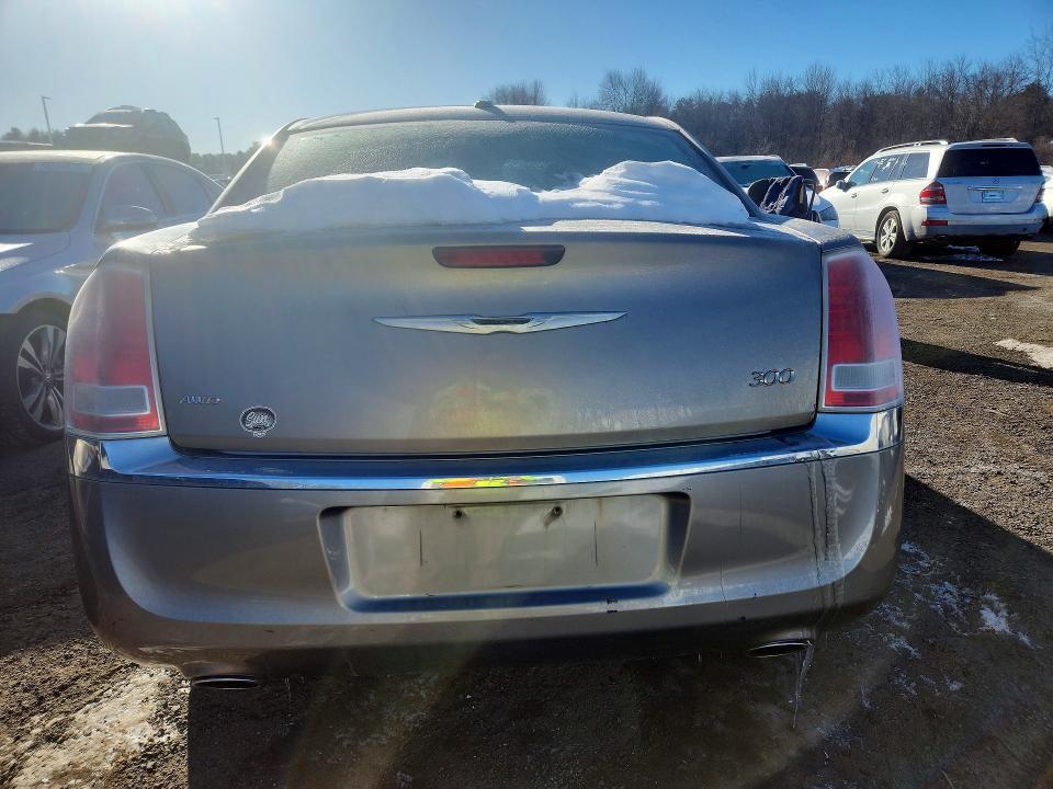 2014 CHRYSLER 300 — Фото 6 из 12