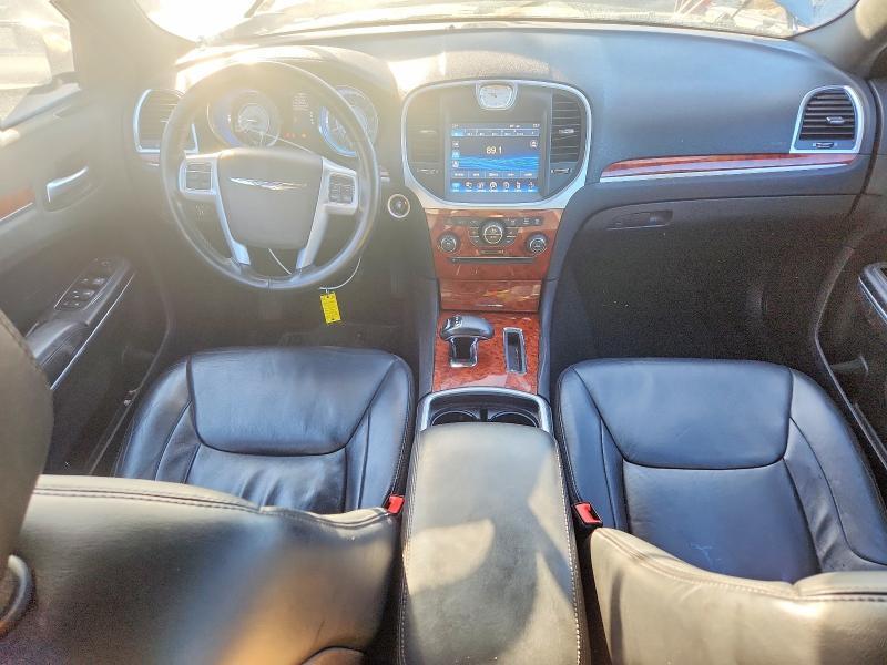 2014 CHRYSLER 300 — Фото 8 из 12