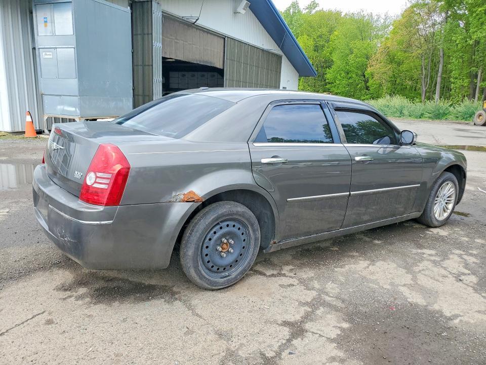 2010 CHRYSLER 300 TOURING — Фото 3 из 12