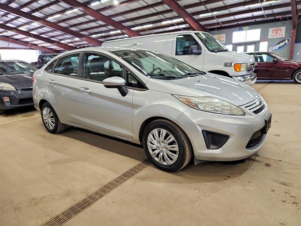 2013 FORD FIESTA S — Фото 4 из 12