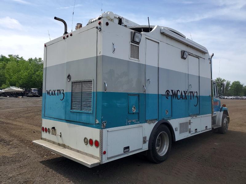 2001 FREIGHTLINER MEDIUM CONVENTIONAL FL60 — Фото 4 из 10
