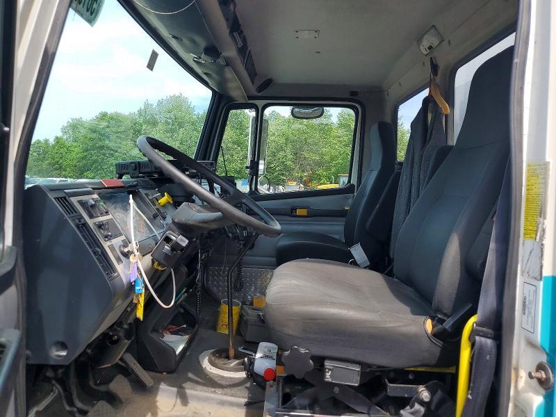 2001 FREIGHTLINER MEDIUM CONVENTIONAL FL60 — Фото 5 из 10