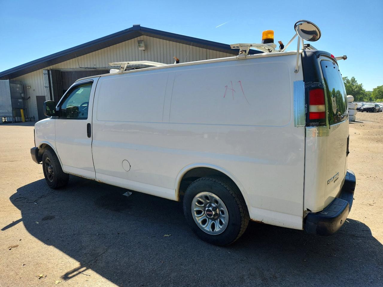 2014 GMC SAVANA G1500 — Фото 2 из 13